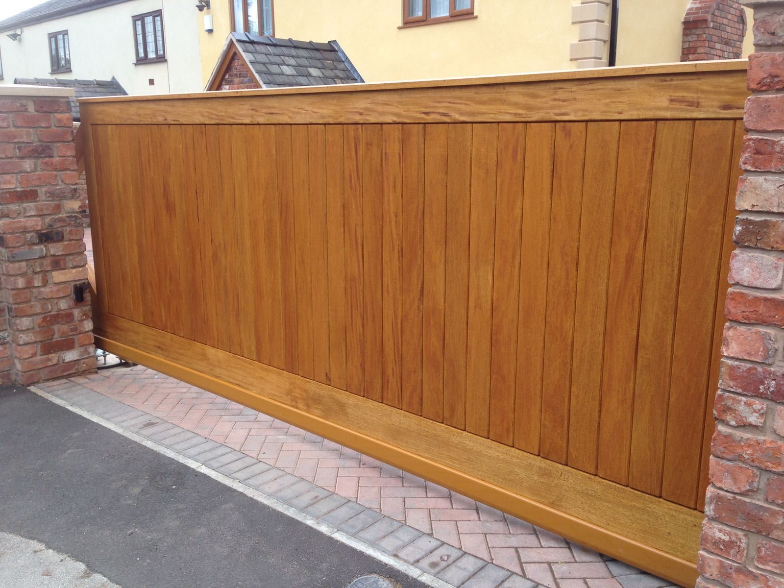 auto timber driveway gate